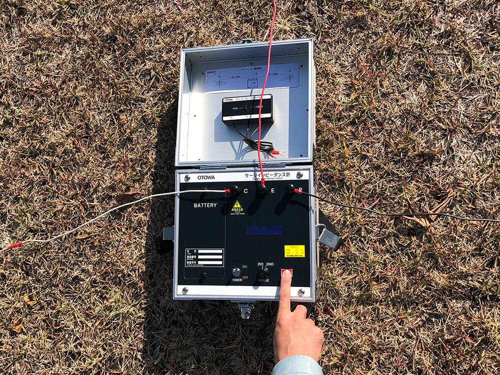 Measures transient ground resistance values (effective surge impedance※) that cannot be measured with a ground resistance meter.