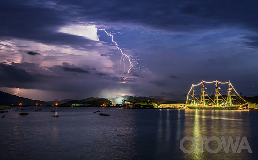 The 13th 雷写真コンテスト受賞作品 Bronze Prize -Lightning over the Nippon Maru-