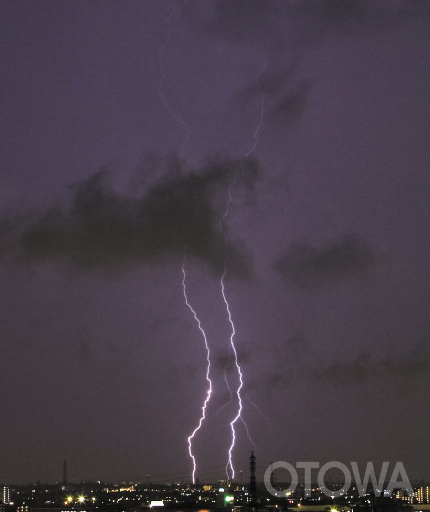 The 7th 雷写真コンテスト受賞作品 Academic Work Prize -THUNDER, SUMMER IN 2009 AT SAITAMA-