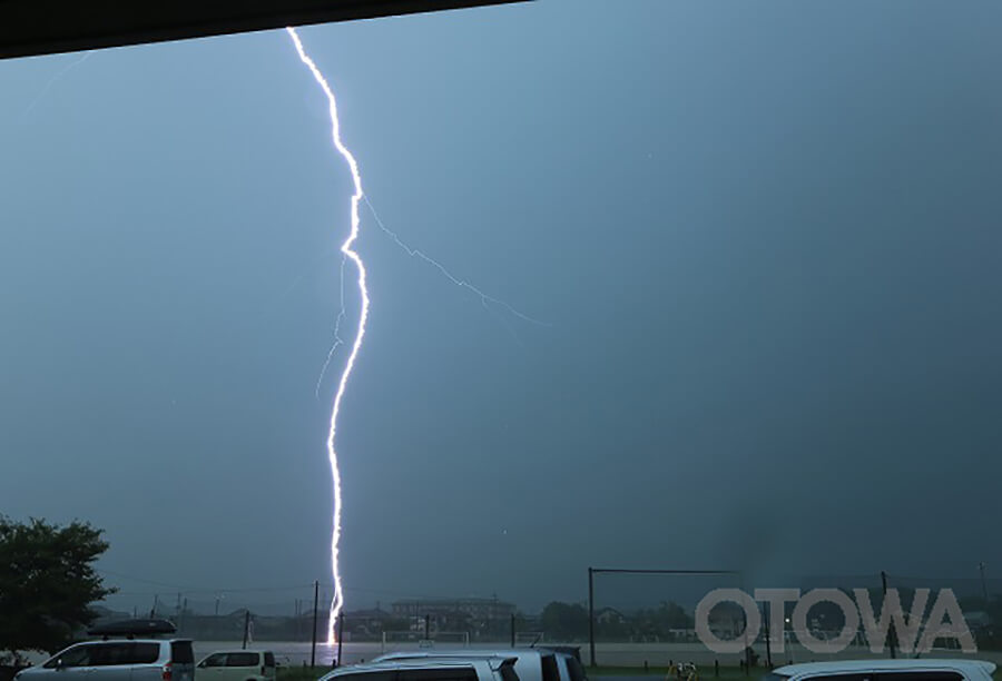 The 11th 雷写真コンテスト受賞作品 Excellent Work -Lightning strike to the ground at hand-