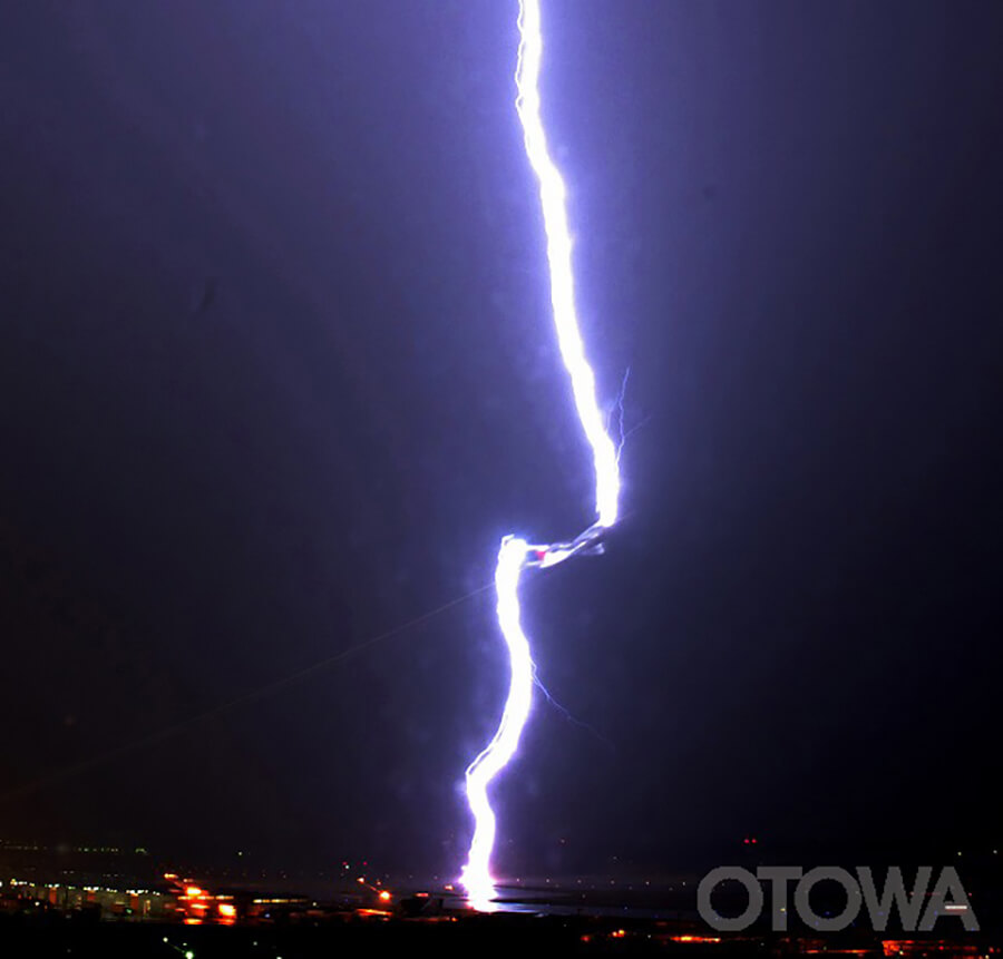 The 5th 雷写真コンテスト受賞作品 Special Academic Prize -THUNDER STRIKE･LIGHTNING PROTECTION-