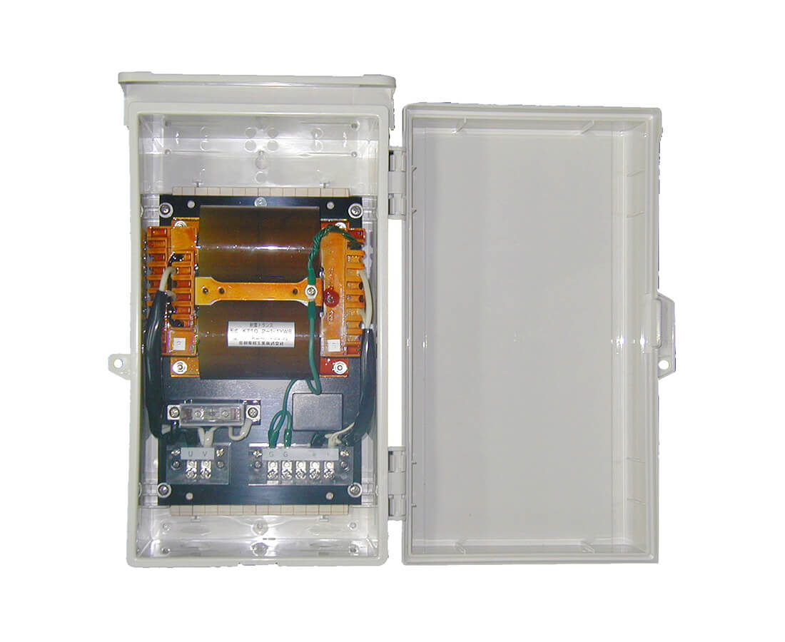 Lightning-proof transformers for in-panel and pole mounting WB Series