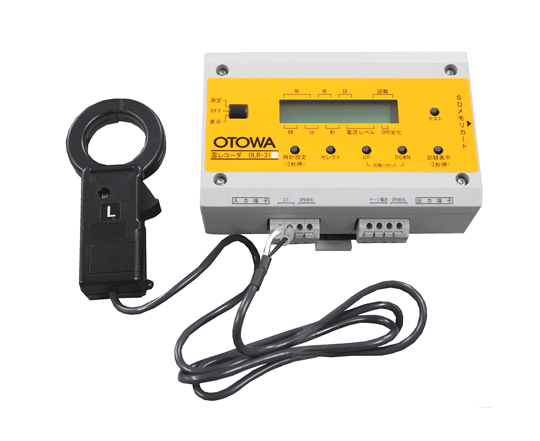 Records and displays the level of surge current entering the earth wire etc. and its detection time. As the data is recorded in text format, it can be displayed on a PC without the need for special software. Outputs a contact at the time of surge current detection and SPD degradation detection (a contact for 1 second)