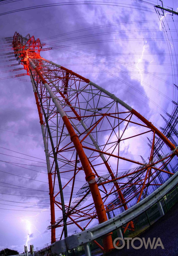 The 23rd 雷写真コンテスト受賞作品 Fine Work -The red iron tower that rushes to the sky-