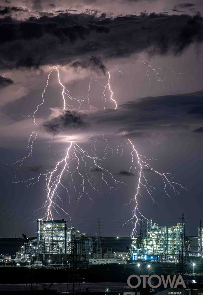 The 23rd 雷写真コンテスト受賞作品 Fine Work -The factory of thundering and roaring light-