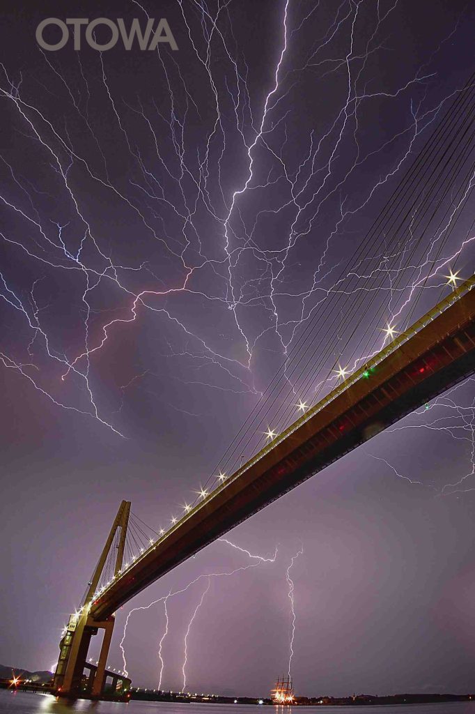 The 23rd 雷写真コンテスト受賞作品 Bronze Prize -Bridge of discharge-